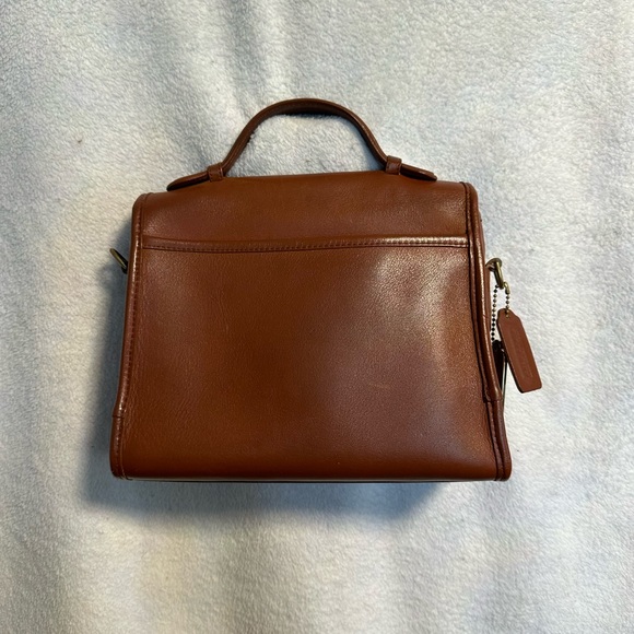 Coach Court crossbody - Picture 2 of 8